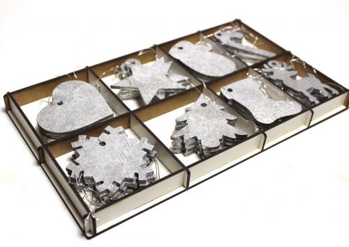 Gümüş Rengi Yılbaşı Ağacı Süsü 8 Model Ahşap Kutuda, 32 Adet