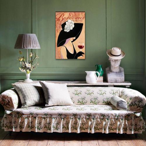 Vera Beyaz Gül Şapkalı Kadın Baskılı Retro Ahşap Tablo