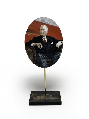 Ayaklı Atatürk Tablo 6 - Halkkitabevi